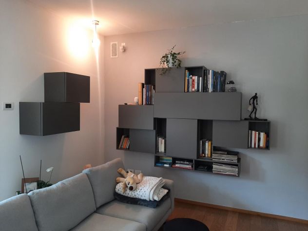 Libreria sospesa per cameretta ragazzo o soggiorno