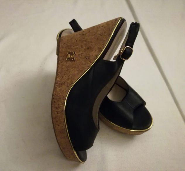 Vendo sandali zeppe Laura Biagiotti numero 40