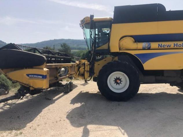 NEW HOLLAND CSX7060 MIETITREBBIA INTEGRALE,SOLLEV.POSTER. rif. 22447710