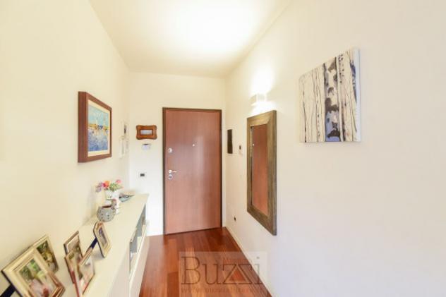 Appartamento di 95 m² con 3 locali e box auto in vendita a Seregno - Foto 3