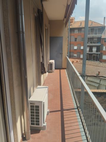 Ampia stanza vicino stazione libera da fine giugno - Foto 4