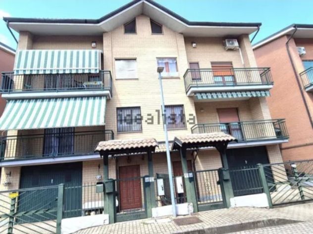 Villetta bifamiliare in villaggio residenziale