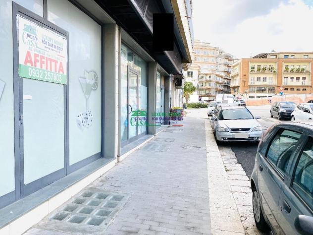 Rif. 8736 - Locale commerciale in affitto