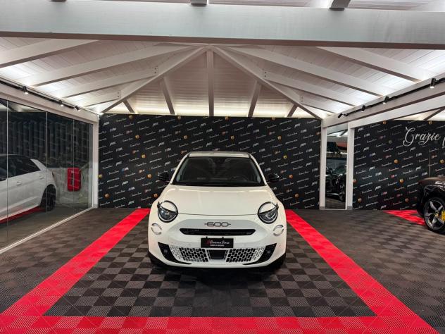Fiat 600 Hybrid 145 CV DCT MHEV - Foto 2