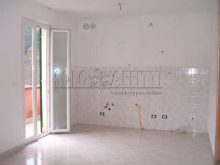 Trilocale in affitto a Borzonasca