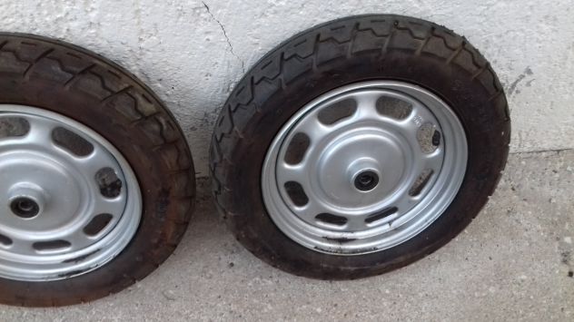cerchio con gomma 3.00x10 no vespa - Foto 3