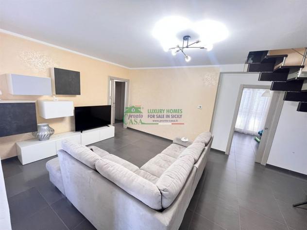 Rif: 2762 - COMISO – Appartamento rifinito su due livelli con ampia veranda e garage, zona Carabinieri - Foto 2