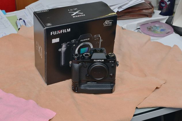 Fujifilm X-T1 con VG-XT1 NUOVISSIMA + due batterie nuove - Foto 6