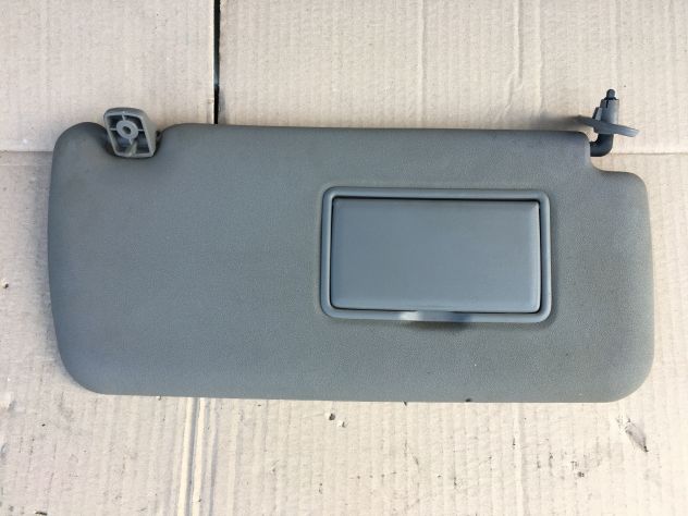 Aletta Parasole DESTRA / DX con gancetto NISSAN NAVARA PICK UP D22 2004
