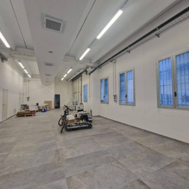 Immobile di 440 m² con più di 5 locali in affitto a Garbagnate Milanese - Foto 11
