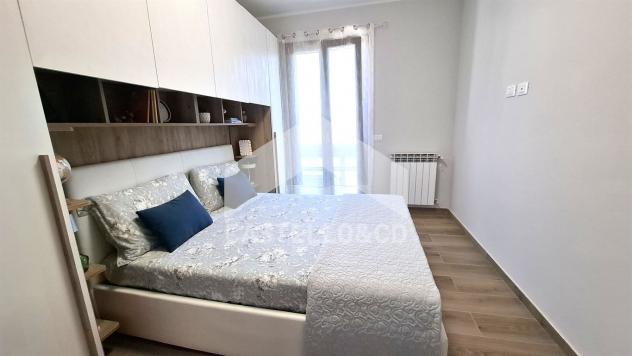 Trilocalino ristrutturato con box doppio - Foto 15