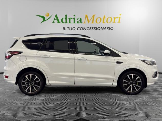 Ford Kuga 1.5 TDCi 120CV S&S 2WD ST-Line - Foto 6