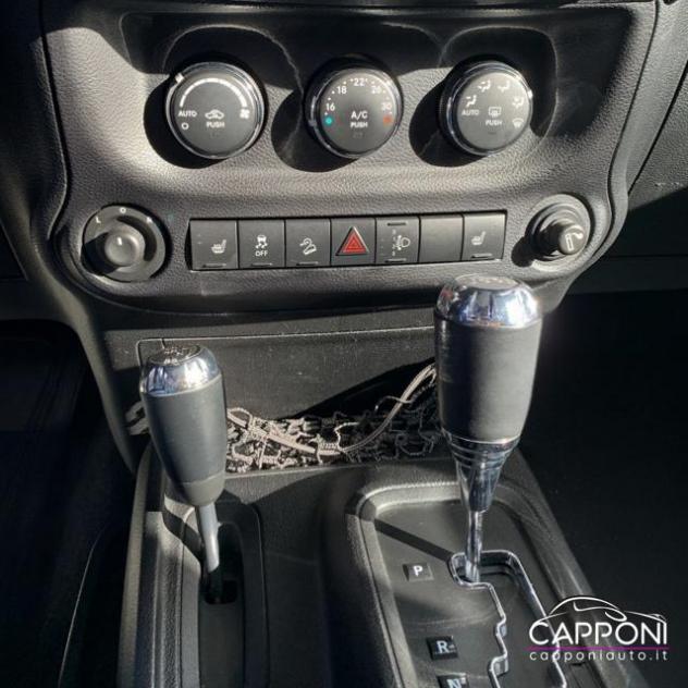 JEEP Wrangler Unlimited 2.8 CRD DPF Sahara Auto rif. 24195174 - Foto 9
