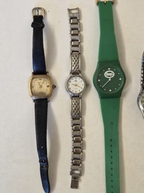 Orologi in stock da donna guasti (5 pz) per recupero pezzi di ricambio - Foto 5
