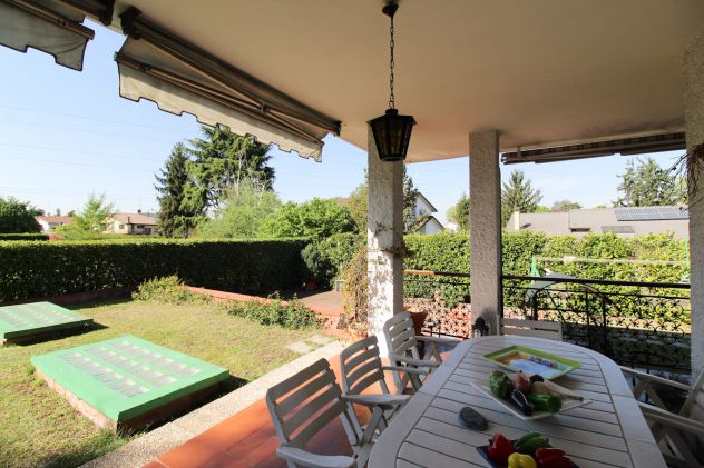 VILLA SINGOLA CON GIARDINO E BOX QUADRUPLO SEGRATE / VILLAGGIO AMBROSIANO - Foto 4
