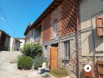 casale con cortile panoramico in antico borgo