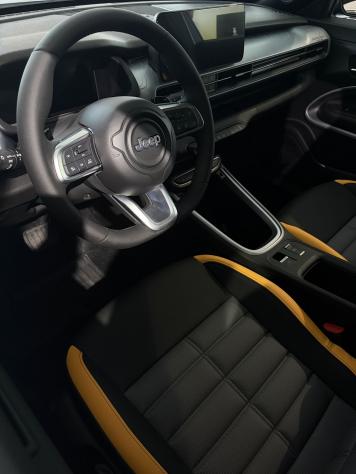 Jeep Avenger 4xe Hybrid 1.2 MHEV 4xe The North Face - Foto 4