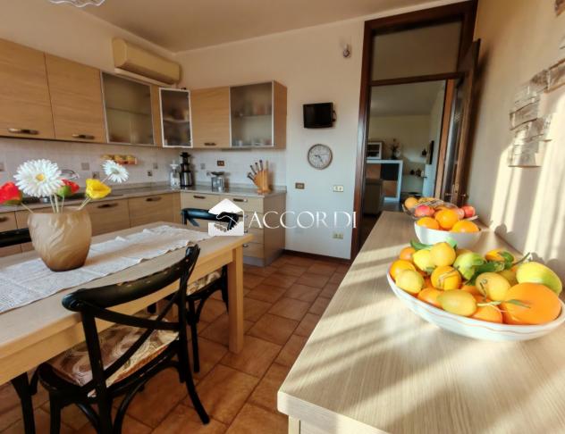 APPARTAMENTO di 7 vani e di 157 mq (SAN GIORGIO DELLE PERTICHE) rif. BL111 - Foto 16
