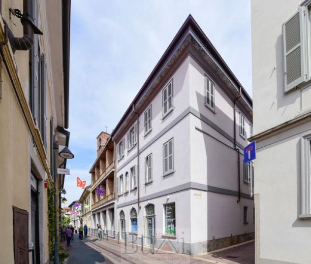 Appartamento di 121 m² con 3 locali e box auto in vendita a Seregno - Foto 2