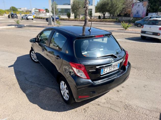 Toyota Yaris 1.0 5 porte Lounge - Foto 4