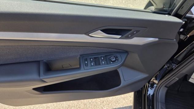 VOLKSWAGEN Golf 8.5 1.5 eTSI 115 CV DSG Life PERMUTE GAR.VW 2028 rif. 23932127 - Foto 9
