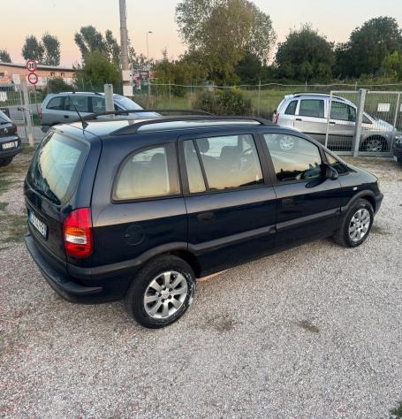 Opel Zafira 1.6 16V cat Eco M Elegance - Foto 8