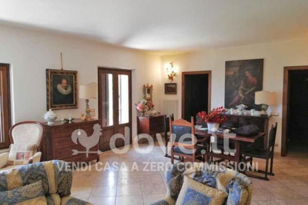 Rustico / Casale di 1050 m² con più di 5 locali e posto auto in vendita a Montepulciano - Foto 13