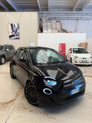 Fiat 500e 3+1 42 kWh La Prima - Foto 3