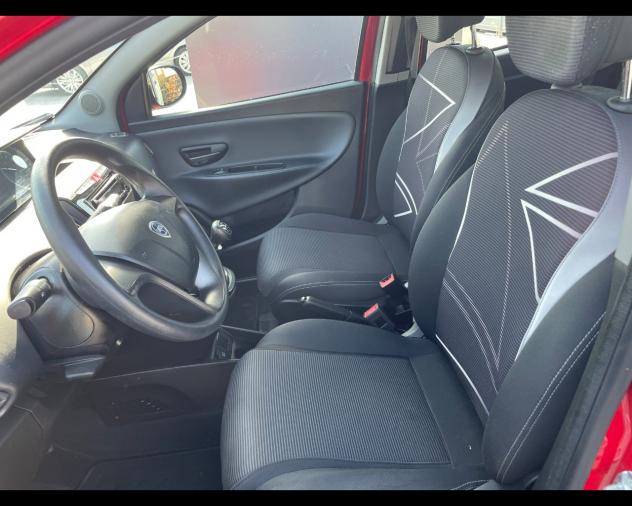 Lancia Ypsilon 0.9 TwinAir 85 CV 5 porte Metano Ecochic Silver - Foto 3