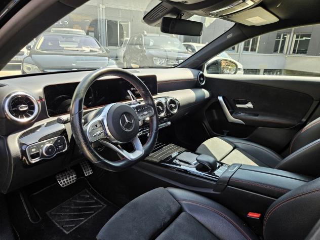 Mercedes-Benz Classe A Berlina A 180 d Automatic Premium AMG - Foto 7