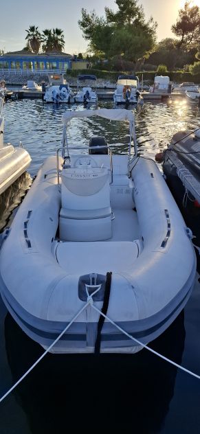 VENDESI GOMMONE BLACK FIN CLASSIC 550 + MOTORE 40 CV - Foto 3