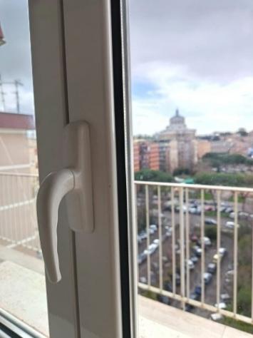 ULTIMO PIANO, TERRAZZO E VISTA SULLA BASILICA DI SAN PAOLO - Foto 15