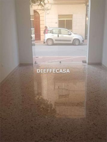 A2022 - In affitto Locale comm. in centro
