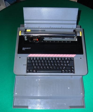 Macchina da scrivere elettrica facit mod T110 - Foto 3