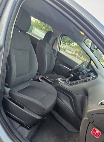 PEUGEOT 5008 1.6 D. - Foto 7