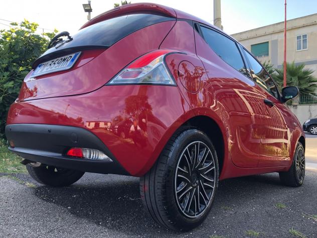 Lancia Ypsilon 1.2 69 CV 5 porte Gold KM 30000 - Foto 5