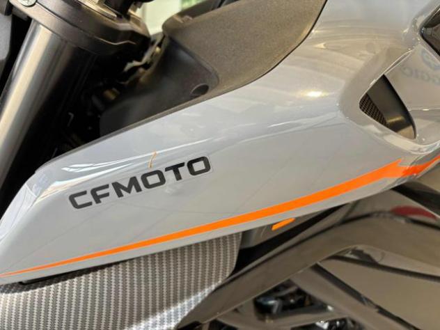 CF MOTO 300NK black rif. 23944607 - Foto 5