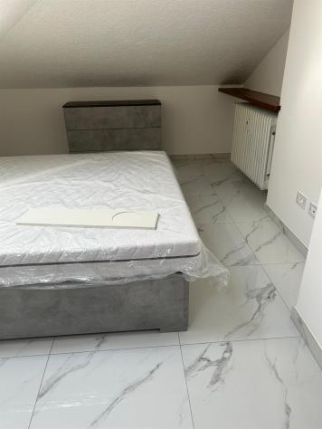Bilocale mansardato ristrutturato e arredato - Foto 2