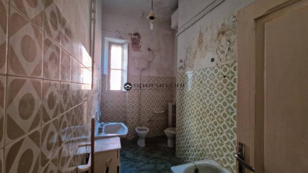 Prestigiosa villa storica in zona ospedale ? fano
questa splendida villa d'epoca, situata a fano in una posizione privilegiata tra via cesare rossi e - Foto 16