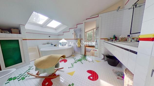 CASA INDIPENDENTE di 9 vani e di 330 mq (MONTEBELLUNA) rif. DG314A - Foto 16