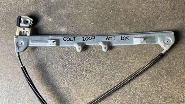 Alzacristallo anteriore DX Mitsubishi Colt del 2007 - Foto 2