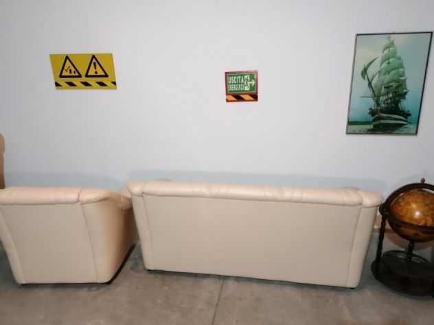 PRATICAMENTE NUOVO set divani in pelle CONSEGNA - Foto 2