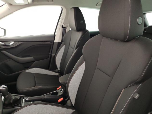 Škoda Kamiq 1.0 TSI 85KW BLACK DOTS - Foto 9