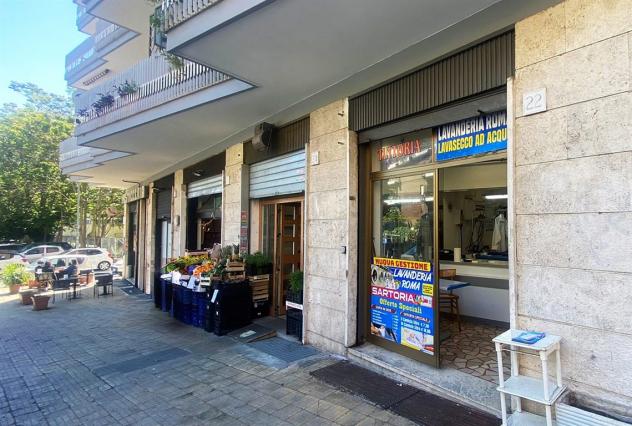 Bellissimo Negozio in Eccellente Posizione - Foto 12