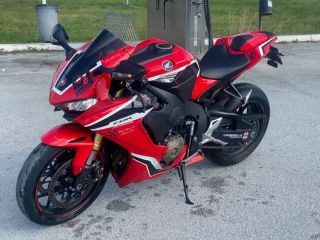 Vendo moto CBR SPORT 1000