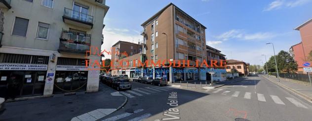 MILANO, VIA F.LLI ZOIA 220 - VENDESI MURI NEGOZIO A REDDITO 7,3% CON CANNA FUMARIA - Foto 4