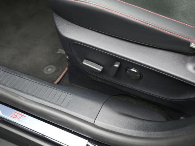 FORD Kuga 2.5 Plug In Hybrid 243 CV CVT 2WD ST-Line X rif. 23834160 - Foto 9