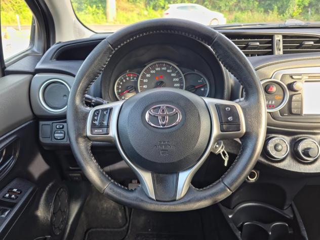 Toyota Yaris 1.0 5 porte Lounge CV-69 E5B Manuale NEO - Foto 8