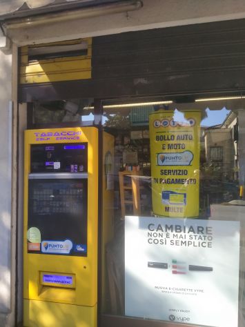 TABACCHERIA IN VIA GATTAMELATA A PADOVA CON PREZZO SCONTATO - Foto 3