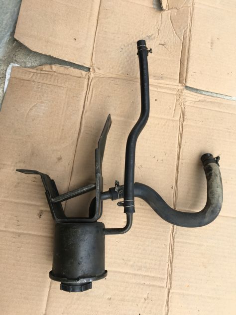 Vaschetta Olio Idroguida con staffa e tubi NISSAN King Cab D21 1992 - Foto 5